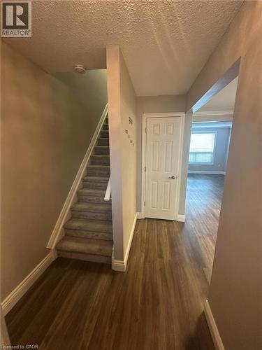 250 MAGNOLIA Drive Unit# 28 , Hamilton, Ontario L9C 6M3 2