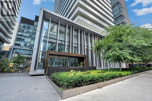 711 - 50 CHARLES STREET E , Toronto, Ontario M4Y 0C3 2