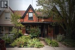 15 CROCKER AVENUE Toronto, ON M6J 1K7