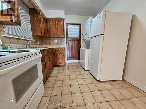 2ND FLOOR - 568 ROGERS ROAD , Toronto, Ontario M6M 1B6 4