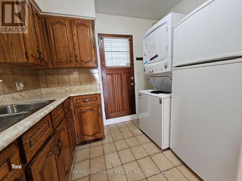 2ND FLOOR - 568 ROGERS ROAD , Toronto, Ontario M6M 1B6 5