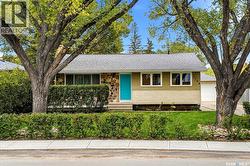 2704 5th AVENUE N  Regina, SK S4R 0S7