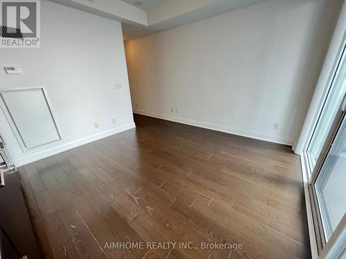 4207 - 1080 BAY STREET , Toronto, Ontario M5S 0A5 4