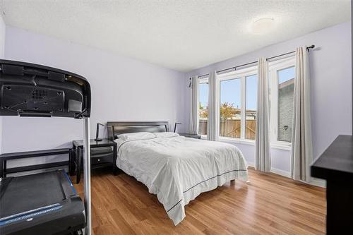 281 Arthur Wright Cr, Winnipeg, MB 