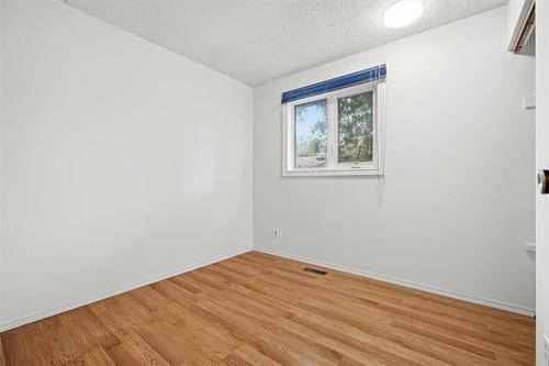 281 Arthur Wright Cr, Winnipeg, MB 