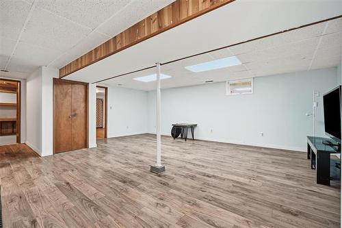 281 Arthur Wright Cr, Winnipeg, MB 