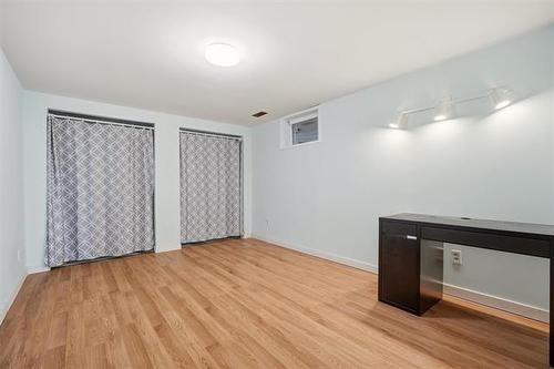 281 Arthur Wright Cr, Winnipeg, MB 