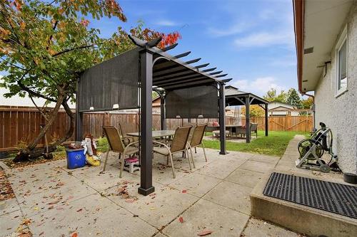281 Arthur Wright Cr, Winnipeg, MB 