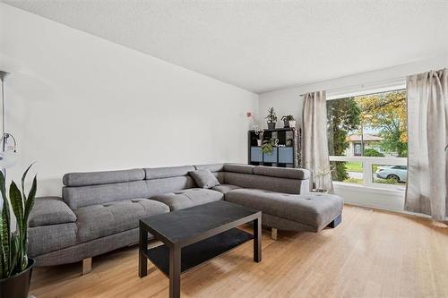 281 Arthur Wright Cr, Winnipeg, MB 