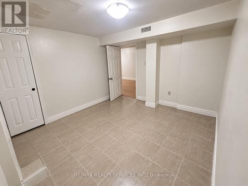 50 BANTING CRESCENT , Brampton, Ontario L6Y 2K9 5