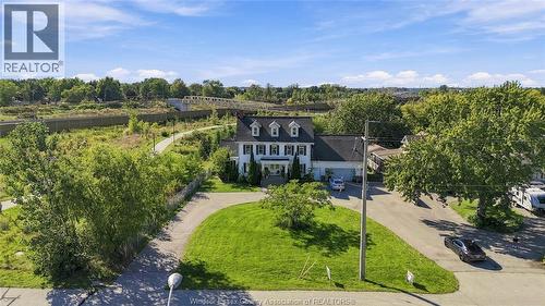 4765 HOWARD  Windsor, ON N9G 1P8