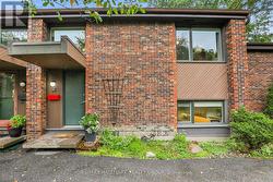 6 - 525 HILSON AVENUE  Ottawa, ON K1Z 6C9