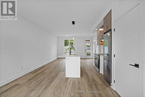 D - 1258 MARENGER STREET , Ottawa, Ontario K1C 1S2 4