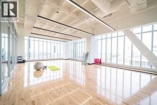 2312 - 488 UNIVERSITY AVENUE , Toronto, Ontario M5G 0C1 5