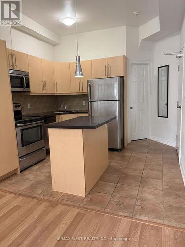 UPPER UNIT - 1090A BLOOR STREET W , Toronto, Ontario M6H 1M6 5