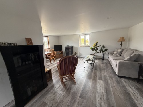 Salon - 314 4E-Et-5E Rang E., Dupuy, QC 