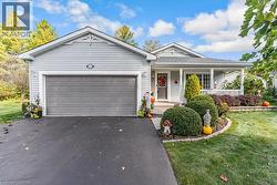 114 BUSHMILL Circle  Freelton, ON L8B 1A5