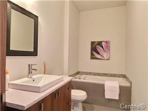108-6290 Boul. Chevrier , Brossard, QC J4Z 0M1 3