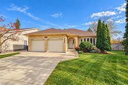 223 Alberhill CR  Winnipeg, MB R2G 4B5