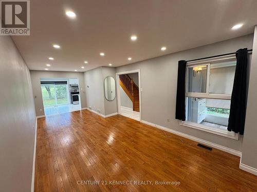 68 LARKSMERE COURT , Markham, Ontario L3R 3R1 2