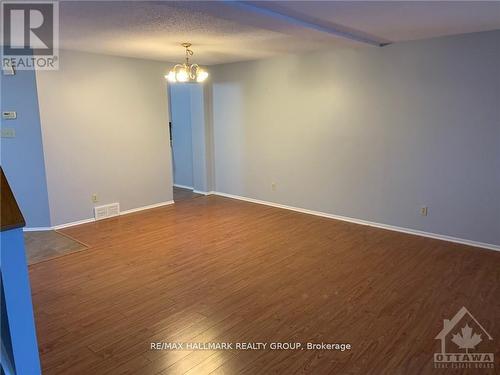 23 BLACK FOREST LANE , Ottawa, Ontario K2H 9E6 4