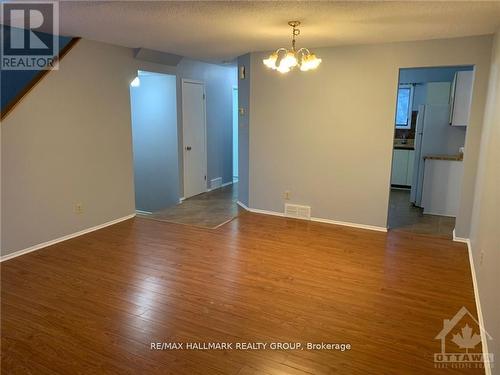 23 BLACK FOREST LANE , Ottawa, Ontario K2H 9E6 5