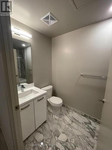 406 - 458 RICHMOND STREET W , Toronto, Ontario M5V 0S9 5