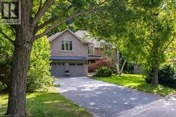 1530 CHASEHURST Drive  Mississauga, ON L5J 3A8