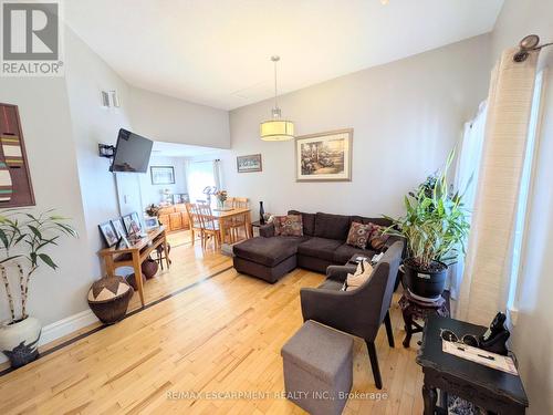 7 Campbell Avenue, Hamilton, ON 
