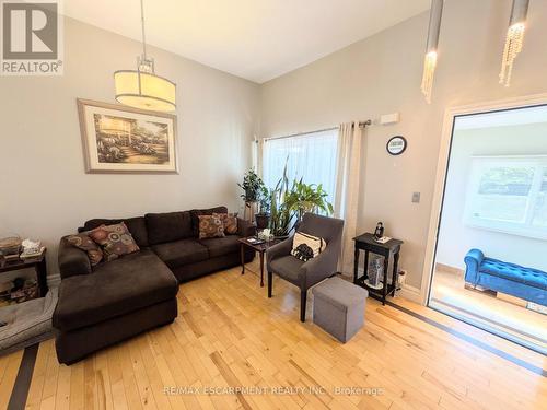 7 Campbell Avenue, Hamilton, ON 