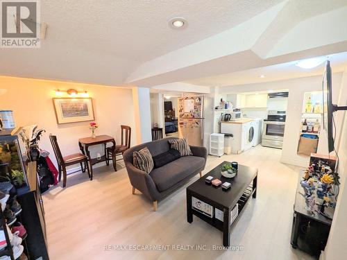 7 Campbell Avenue, Hamilton, ON 