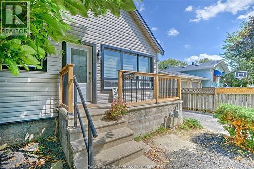 3262 Clemenceau , Windsor, Ontario N8T 2R7 4