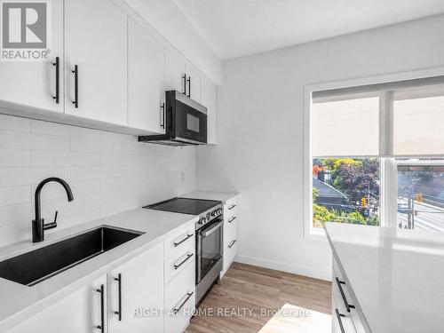 9 - 148 GLENLAKE AVENUE , Toronto, Ontario M6P 1E7 4