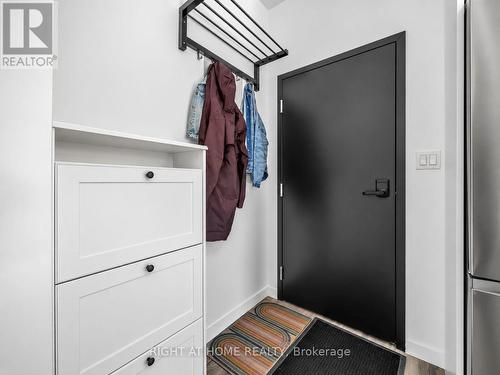 9 - 148 GLENLAKE AVENUE , Toronto, Ontario M6P 1E7 5