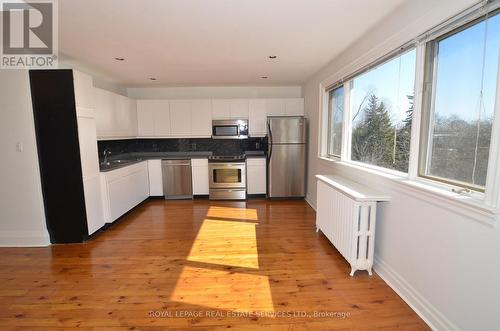 3 - 33 WOODLAWN AVENUE E , Toronto, Ontario M4T 1B9 3