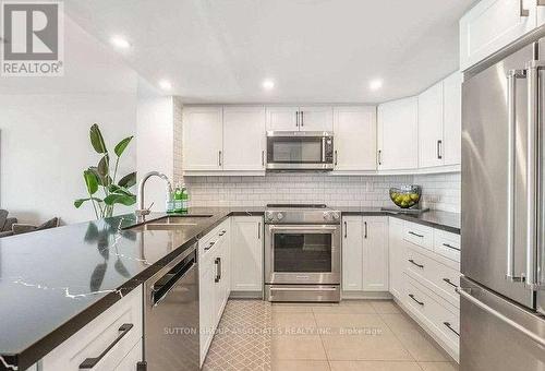 804 - 701 KING STREET W , Toronto, Ontario M5V 2W7 2