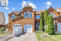 42 LANDERVILLE LANE  Clarington, ON L1C 4W8
