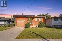 32 SAN FERNANDO Drive  Hamilton, ON L9C 2C2