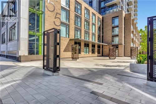 55 DUKE Street Unit# 805 , Kitchener, Ontario N2H 0C9 3