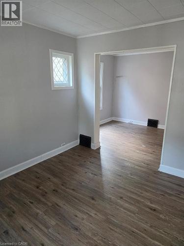 4940 ARMOURY Street , Niagara Falls, Ontario L2E 1T1 2