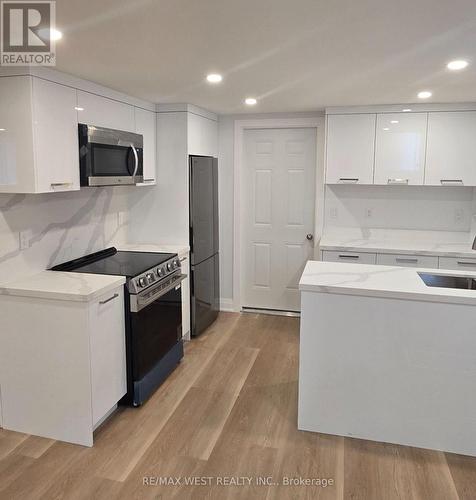 BASEMENT - 82 MADAWASKA AVENUE , Toronto, Ontario M2M 2R3 4