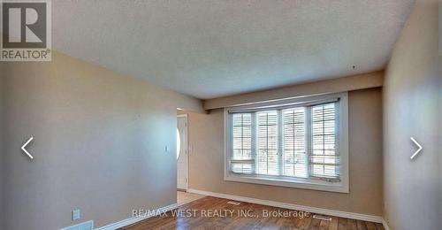 517 FAIRLEIGH AVENUE , Oshawa, Ontario L1J 2W7 2