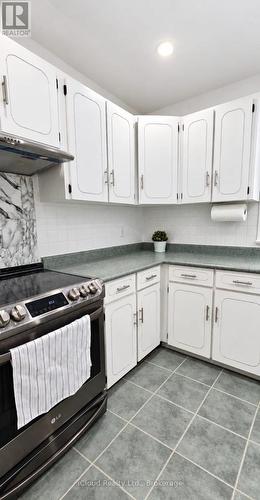 UPPER - 27 INCHCLIFFE CRESCENT , Toronto, Ontario M9P 2N2 4