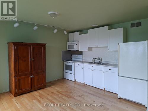 402 FRONT STREET , Belleville (Belleville Ward), Ontario K8N 2Z8 4