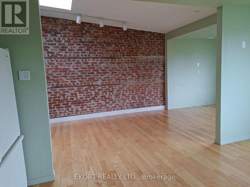 402 FRONT STREET , Belleville (Belleville Ward), Ontario K8N 2Z8 5