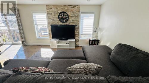 608 CLEARBROOK DRIVE , Ottawa, Ontario K2J 5S2 4