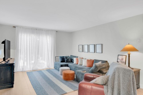 87 Av. Louise , Saint-Sauveur, QC J0R 1R5 3