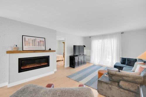 87 Av. Louise , Saint-Sauveur, QC J0R 1R5 4