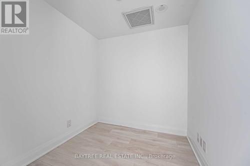 532 - 33 FREDERICK TODD WAY , Toronto, Ontario M4G 0C9 5