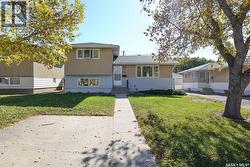 1425 9th AVENUE N  Regina, SK S4R 0E6